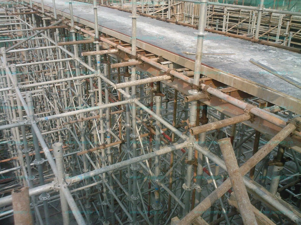 建筑鋼管腳手架大家都說好，建筑扣件不可少